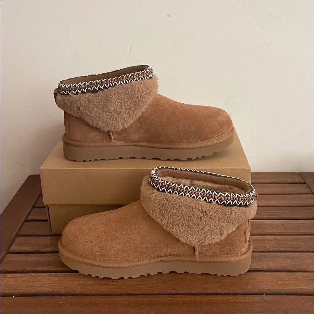 UGG  Classic Ultra Mini Maxi Curly Booties Chestnut USA Women Size 9/UK 7/EU 40